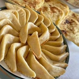 Corne de gazelle. Makroute. Gâteau orientale