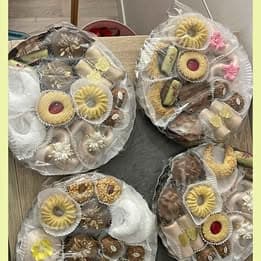 On vous propose des plateaux des gâteau orientales fait maison un beau délice de